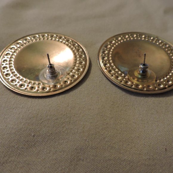 Post Back Metal Earrings .. Painted - Picture 10 of 11